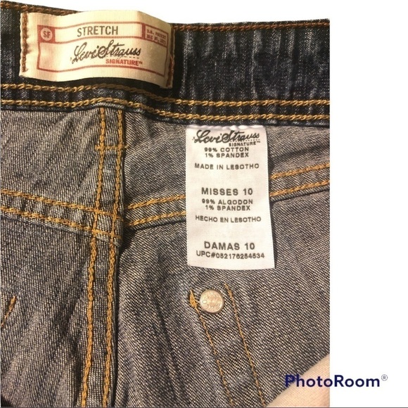 Levi’s Denim Jean Shorts - Picture 3 of 3